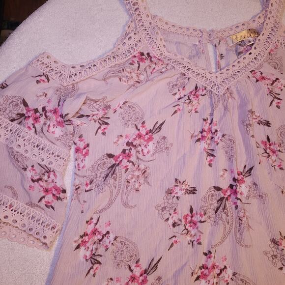 Penelope Peek a Boo -Cold Shoulder Pink Floral Top Blouse Womens Small - Picture 10 of 10